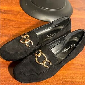 PATRIZIA, by Spring Step sz 39, GRANDLOAF, black suede, chain embellishment